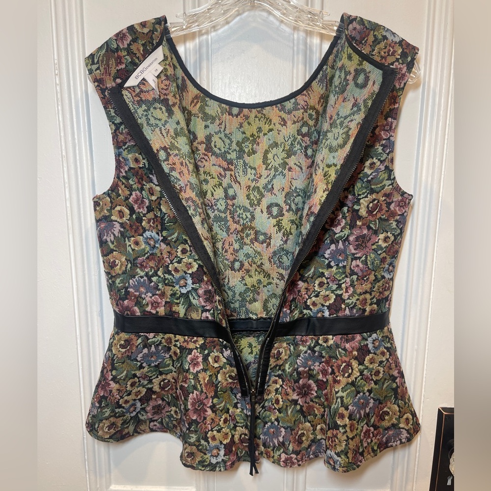 BCBGeneration Multicolor Floral Top - Picture 4 of 6